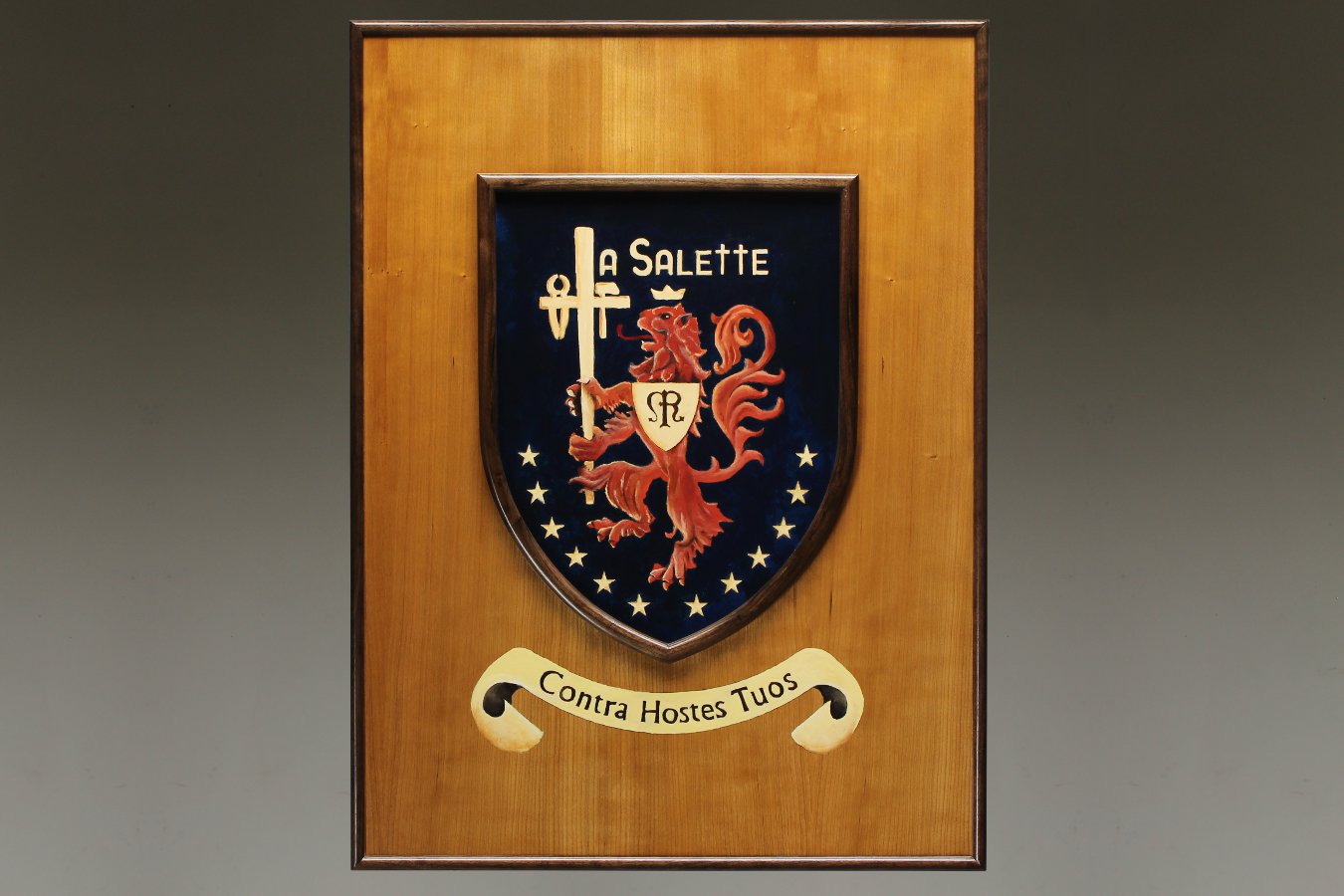 Image of crest and frame