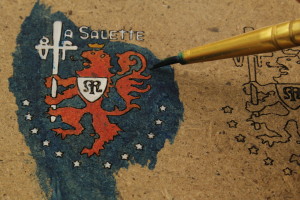 painting a small crest